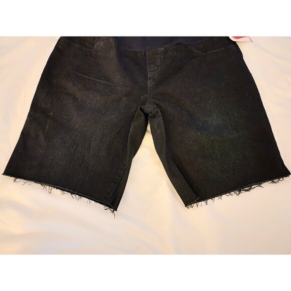 Isabel Maternity Womens Crossover Panel Bermuda Black Jean Shorts Size: 12 (NWT) - Picture 3 of 8
